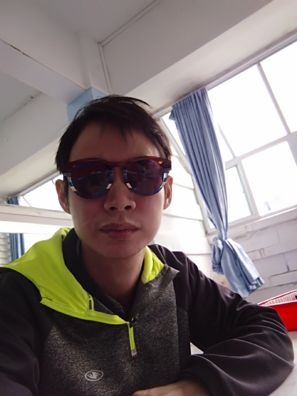 五华移民男的第一张照片--阳江相亲服务中心