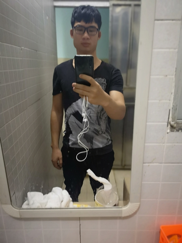 右手的执着的第一张照片--阳江相亲服务中心