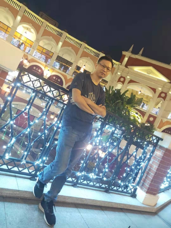 落单恋人的第一张照片--阳江相亲服务中心