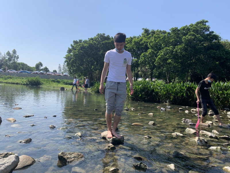 放假吃鸡的第二张照片--阳江相亲服务中心