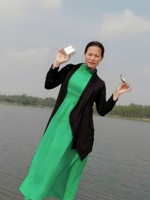 李梅的第三张照片--阳江相亲服务中心