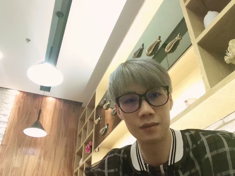 黄峰的第一张照片--阳江相亲服务中心