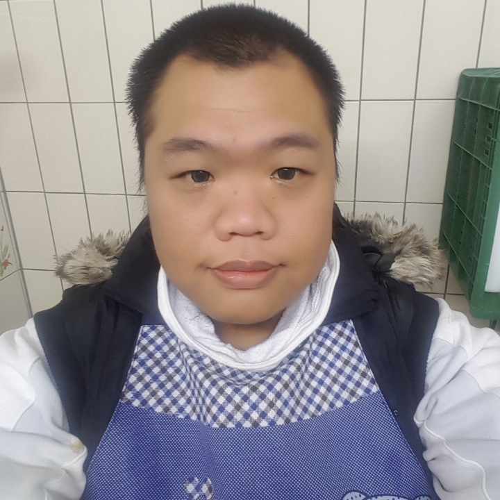 黑熊的第一张照片--阳江相亲服务中心