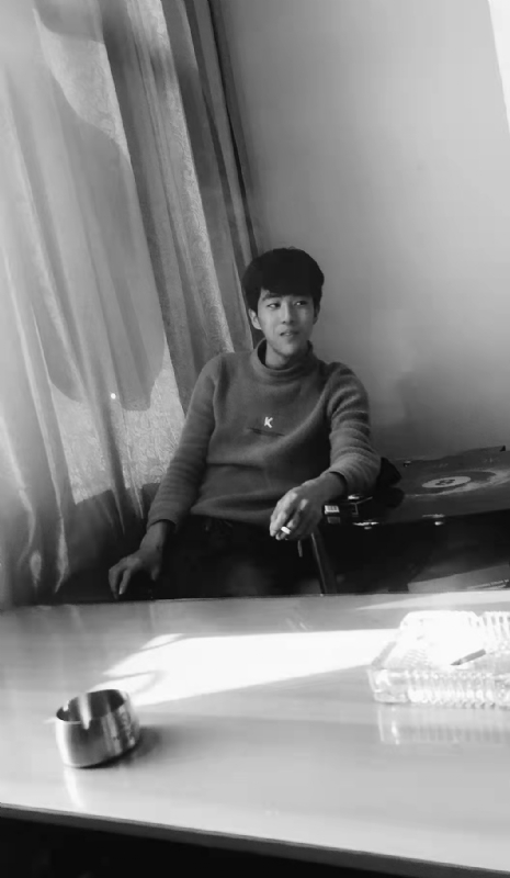 酷似小丑的第二张照片--阳江相亲服务中心