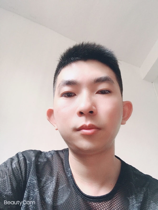 诚恳的第一张照片--阳江相亲服务中心