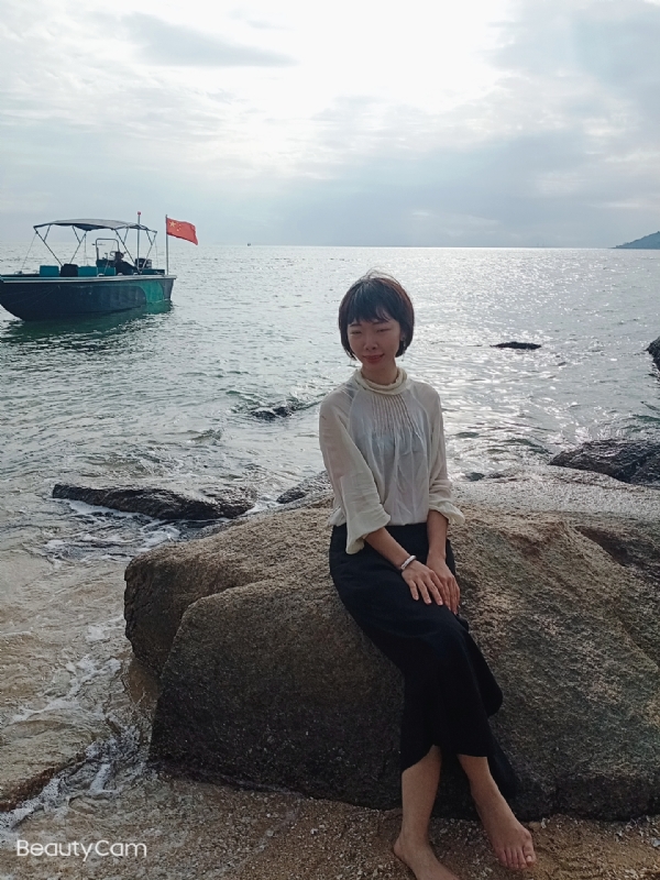 悠悠南山下的第二张照片--阳江相亲服务中心