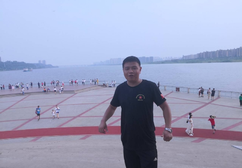 曾经心疼的我的第一张照片--阳江相亲服务中心