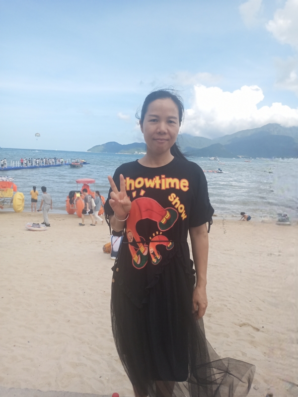 容容的第一张照片--阳江相亲服务中心